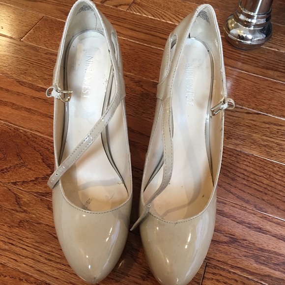 Nude Nine West Pumps - Picture 3 of 3